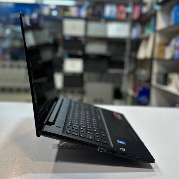 لپ تاپ LENOVO G50 بسیار تمیز و کم کار