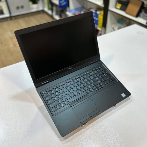 لپ تاپ کارکرده DELL LATITUDE 5580-i5-8GB-256ssd-2gb