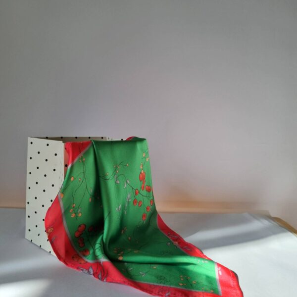 نقلی اسکارف اکسسوری