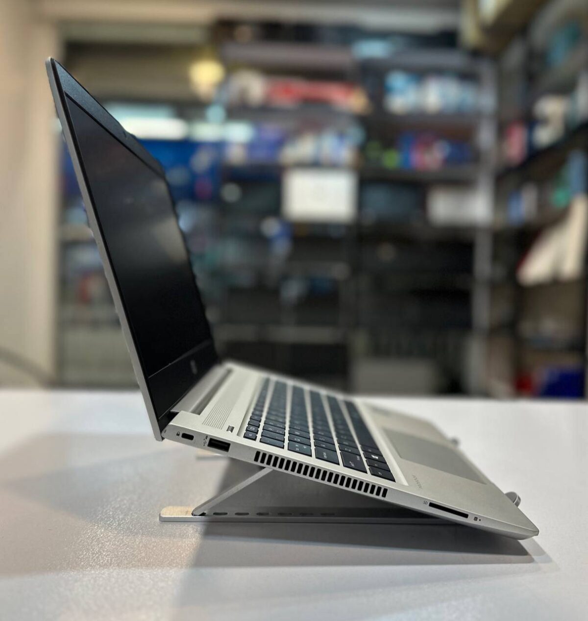 لپ تاپ کارکرده HP ProBook 440 G6 -i5-8GB-256GB-4GB