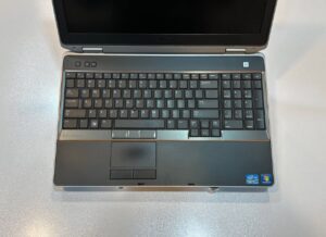 لپ تاپ کارکرده DELL LATITUDE E5520 -i5-4GB-500GB-2GB
