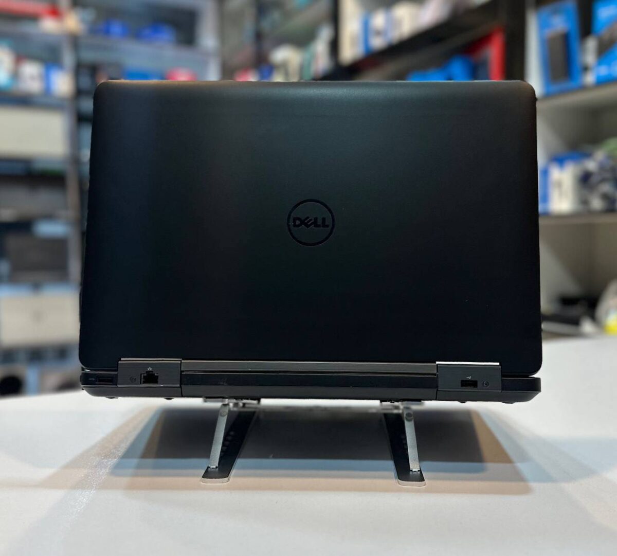 لپ تاپ کارکرده DELL LATITUDE E5540 -i5-8GB-256GB-2GB