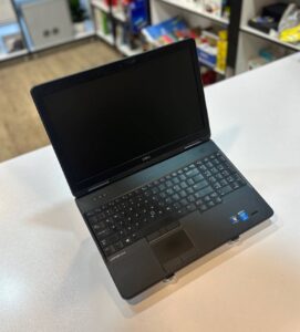 لپ تاپ کارکرده DELL LATITUDE E5540 -i5-8GB-256GB-2GB
