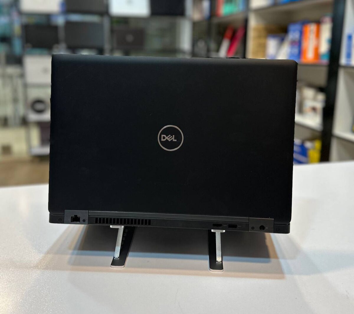 لپ تاپ کارکرده DELL LATITUDE 5590 -i5-8GB-256GB-4GB