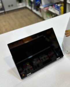 لپ تاپ کارکرده LENOVO Yoga 720 -i3-4GB-256GB-2GB