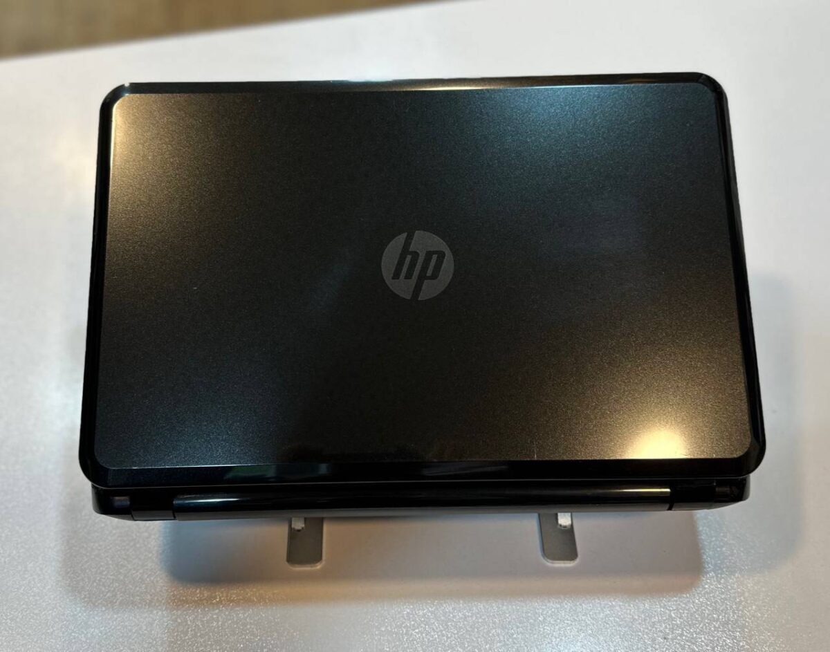 لپ تاپ کارکرده HP PAVILION 15 -i3-8GB-500GB-2GB