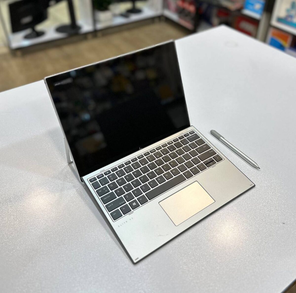 HPX2-1 لپ تاپ کارکرده HP Elite X2 G4 -i5-16GB-256GB-touch