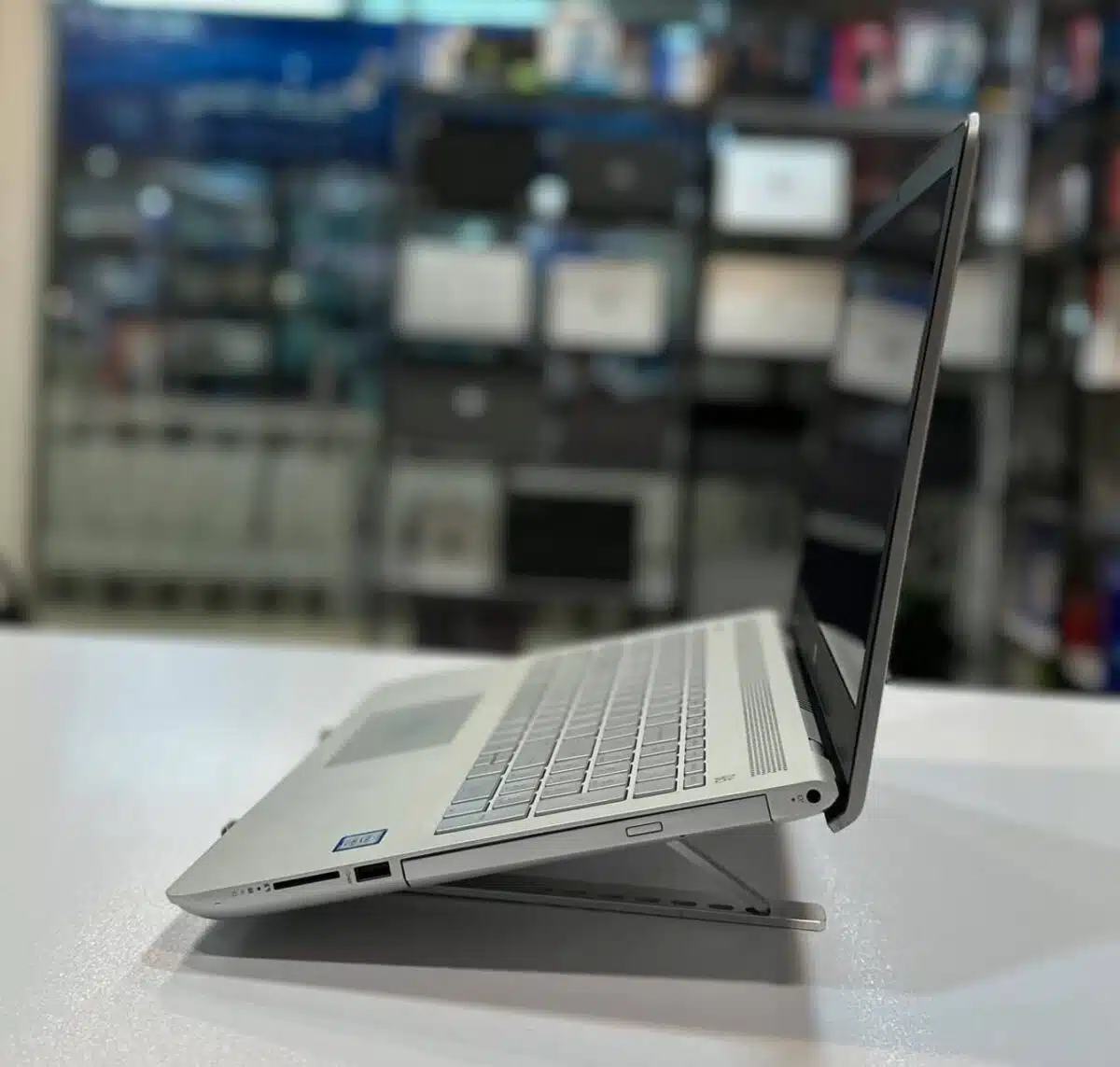 لپ تاپ استوک HP PAVILION 15-Cc5 -i5-8GB-256GB-4GB