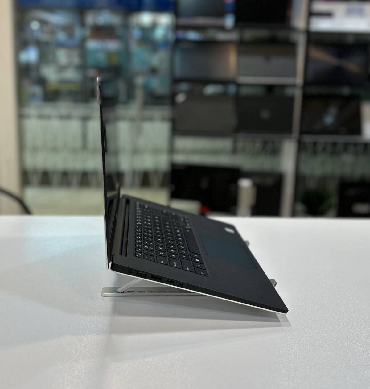 لپ تاپ کارکرده DELL Precision 5540 -i7-32GB-512GB-4GB