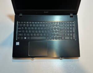 لپ تاپ کارکرده ACER E5 -576 -i3-8GB-256GB-2GB