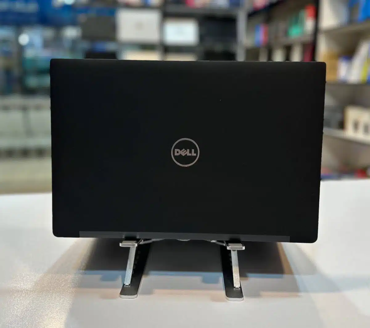 لپ تاپ استوک DELL Latitude 7480 -i7-16GB-256GB-4GB
