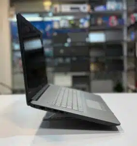 لپ تاپ کارکرده HP 17 by1022 -i5-8GB-256GB-4GB
