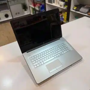 لپ تاپ کارکرده HP 17 by1022 -i5-8GB-256GB-4GB