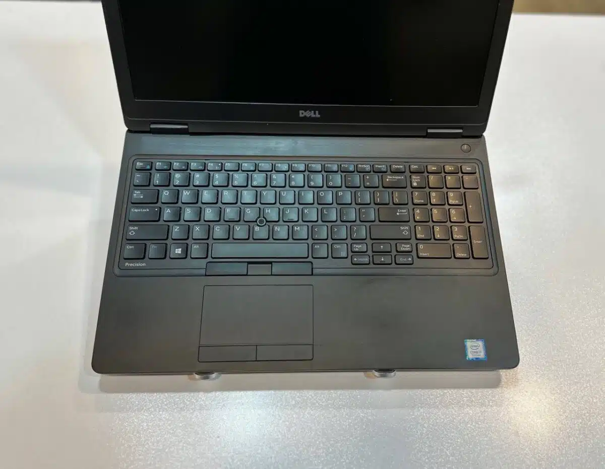 لپ تاپ استوک DELL Precision 3520 -i7-8GB-256GB-4GB