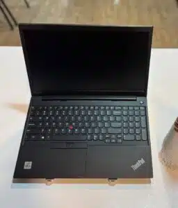 لپ تاپ استوک LENOVO TINKPAD E15 -i5-8GB-256GB-4GB