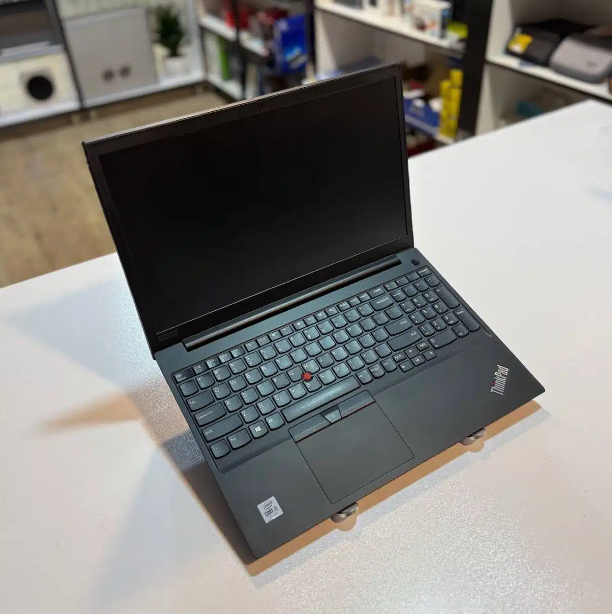 E15 لپ تاپ استوک LENOVO TINKPAD E15 -i5-8GB-256GB-4GB