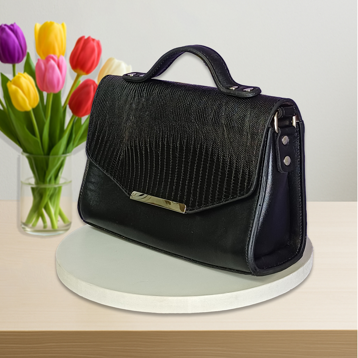 14 کیف زنانه مجلسی چرم طبیعی مدل نسترن