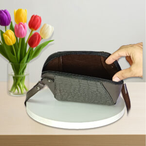 کیف زنانه دوشی چرم طبیعی مدل سایه سار