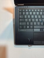 لپ تاپ کارکرده DELL LATITUDE E7440 -i5-8GB-500GB-2GB