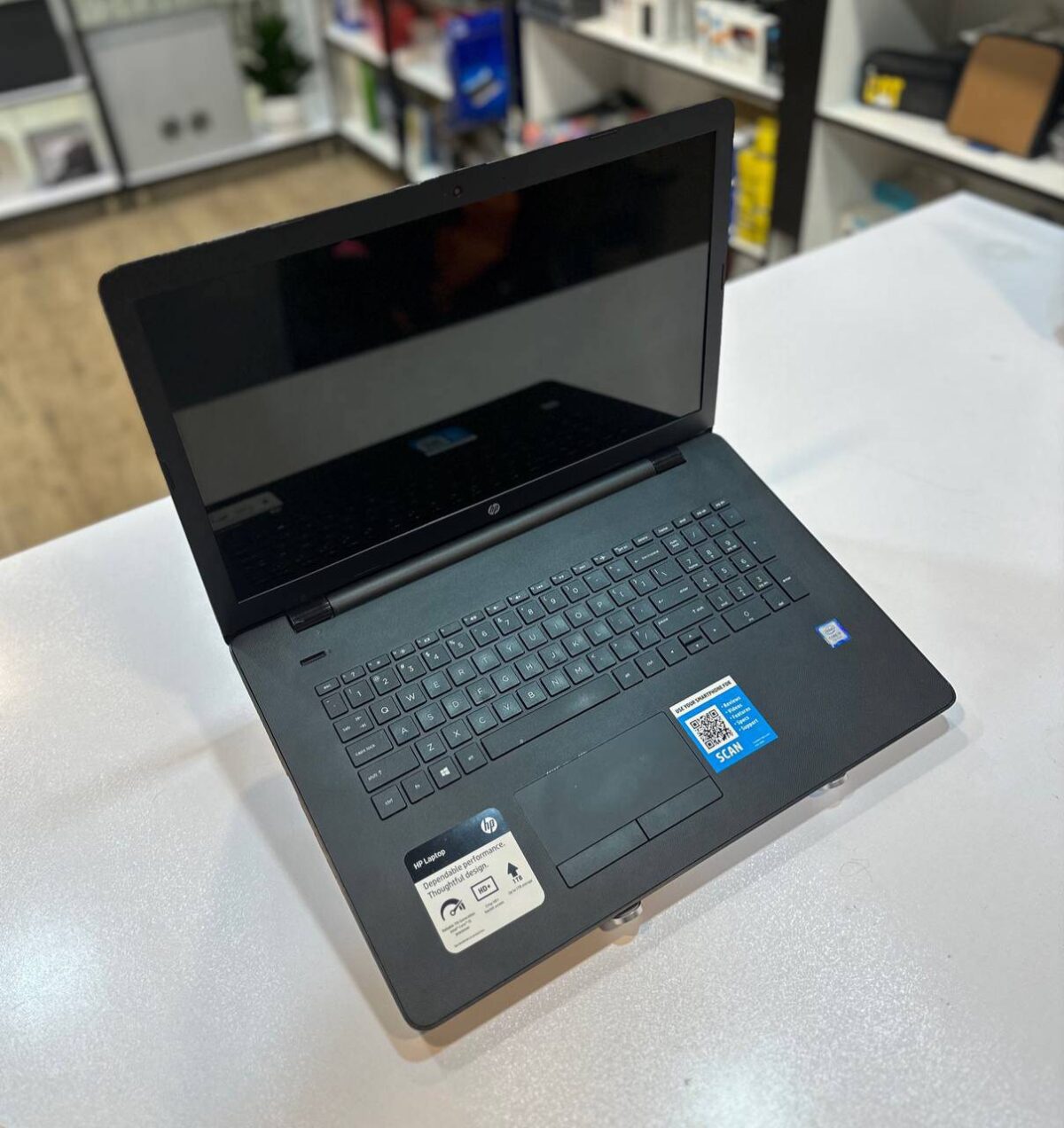 لپ تاپ کارکرده HP PAVILION 17 -i5-8GB-256GB-4GB