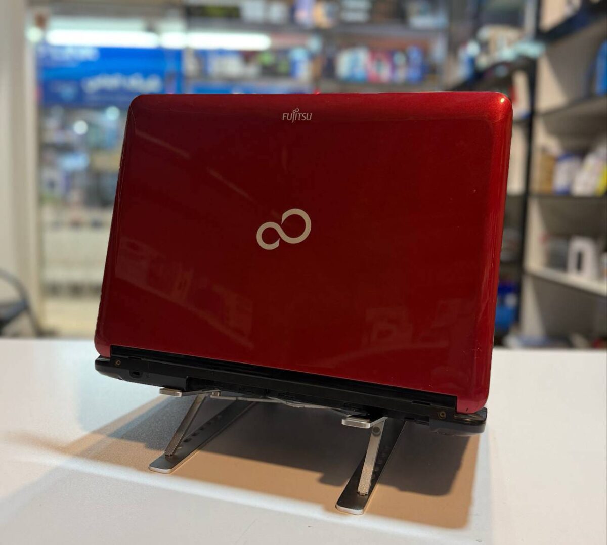 لپ تاپ کارکرده FUJITSU LIFEBOOK LH530 -i3-3GB-320GB-1.5GB