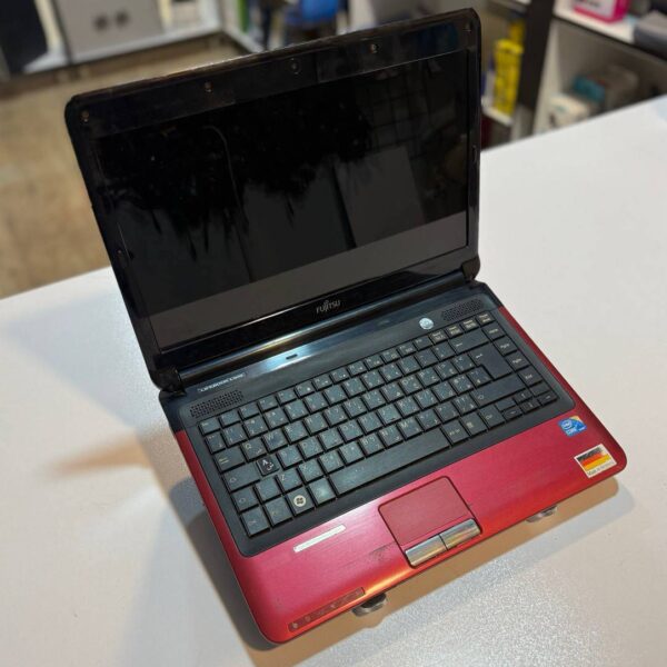 لپ تاپ کارکرده FUJITSU LIFEBOOK LH530 -i3-3GB-320GB-1.5GB