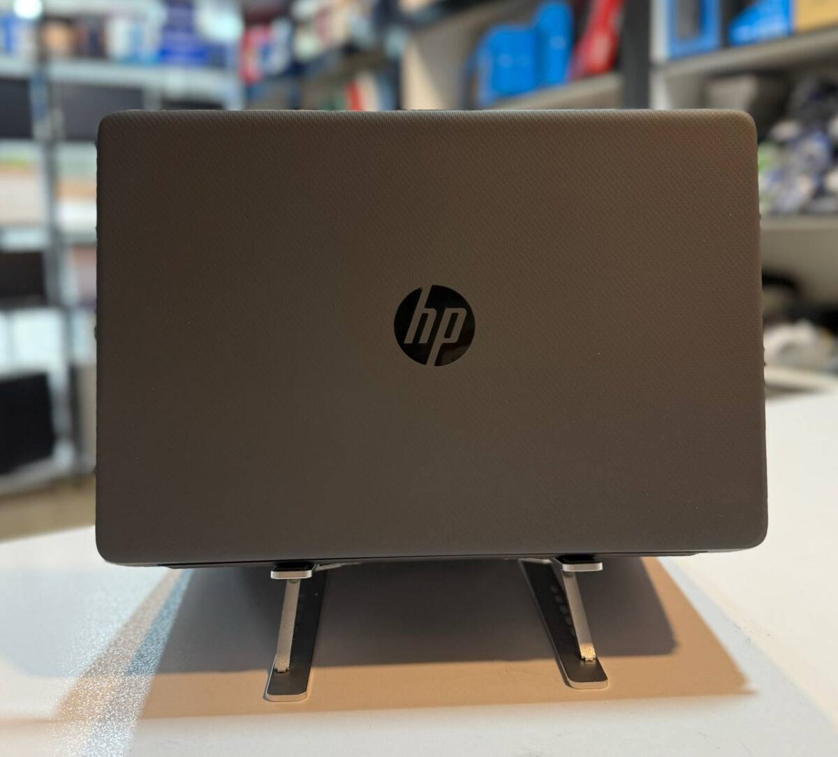 لپ تاپ کارکرده HP 250 g8 -i5-8GB-256GB-4GB
