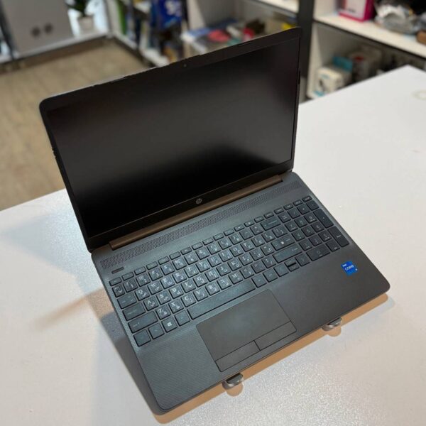 لپ تاپ کارکرده HP 250 g8 -i5-8GB-256GB-4GB