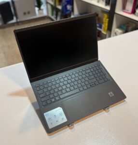 لپ تاپ کارکرده DELL INSPIRON 15 3000 -i5-8GB-256GB-4GB