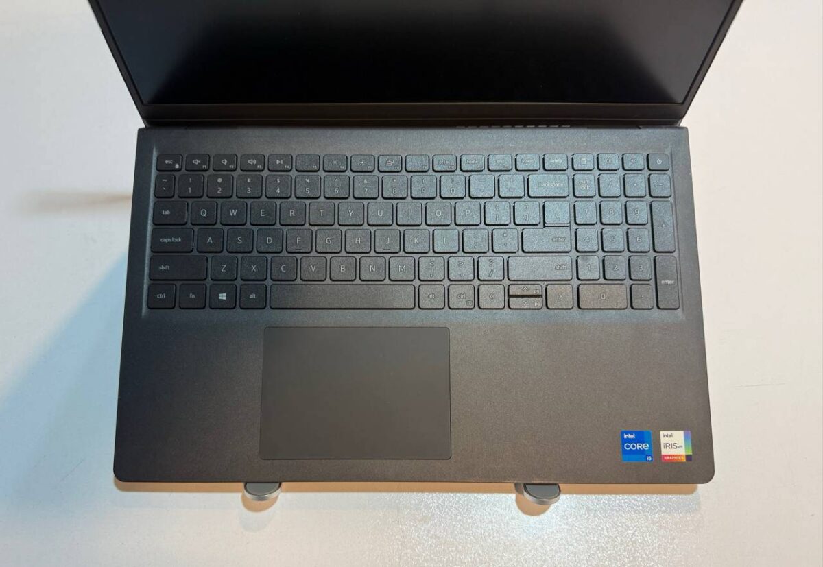لپ تاپ کارکرده DELL INSPIRON 15 3511 -i5-8GB-256GB-4GB