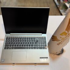 لپ تاپ کارکرده LENOVO ideapad 330S -i5-8GB-256GB-4GB