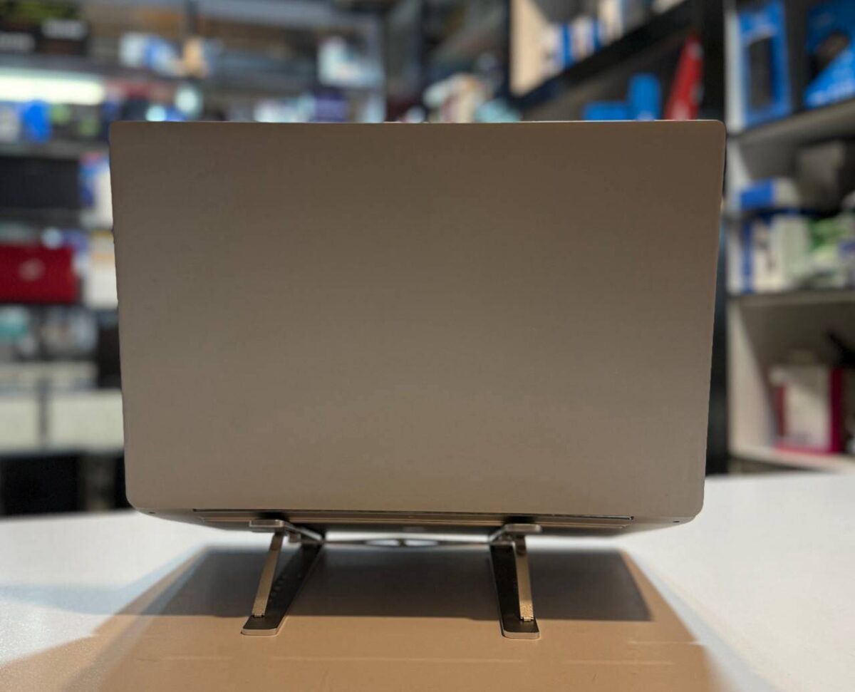 لپ تاپ کارکرده LENOVO ideapad 330S -i5-8GB-256GB-4GB