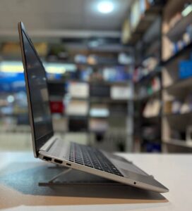 لپ تاپ کارکرده HP LAPTOP 15-gw0 -Ryzen 3-8GB-256GB-2GB