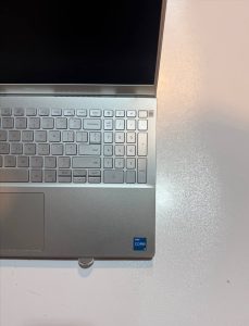 لپ تاپ کارکرده DELL INSPIRON 15 5502 -i3-8GB-256GB-4GB